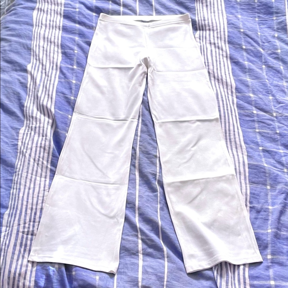[SOLD] Body Music White Fit-and-flare Sweatpants Bottom [Size XL] 🤍